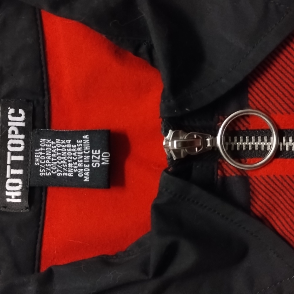 Hot Topic Collared Crop Top - Picture 2 of 3